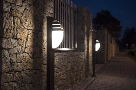 Su-ma lampa stojąca zewnętrzna CITY E27 czarna 99cm IP54 11836 R BL