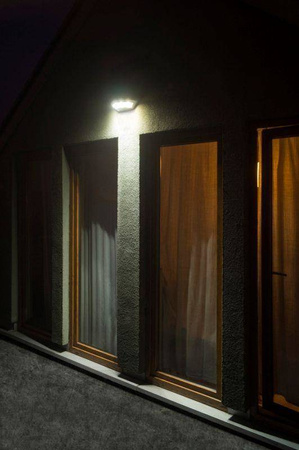 Su-ma kinkiet zewnętrzny LED UFO 7W 395lm 4100K srebrny IP54 1880S