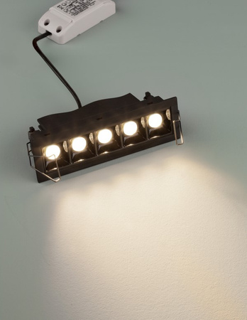 Luces Exclusivas oprawa sufitowa wpuszczana LED Calinda 10W 820lm 3000K IP32 czarna LE65121