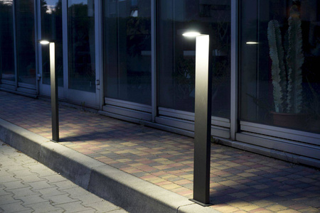 Su-ma lampa stojąca zewnętrzna LED Karo 10W 720lm 4000K popielata 78cm IP54 KR-780