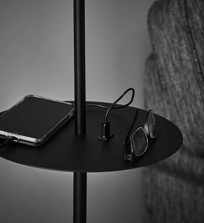 Markslojd lampa podłogowa z półką i USB Linear E14 czarna 144cm 107307