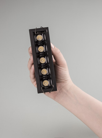 Luces Exclusivas oprawa sufitowa wpuszczana LED Calinda 10W 820lm 3000K IP32 czarna LE65121